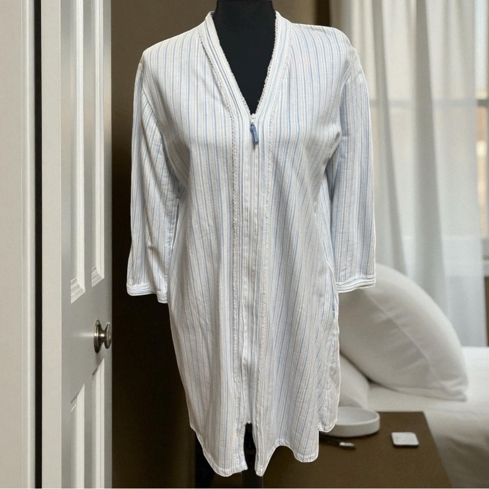 EILEEN WEST STRIPED BLUE & WHITE EYELET ZIP UP ROBE PAJAMAS CASUAL LOUNGING SZ S